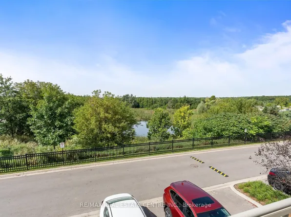85 Mullin Dr #2A, Guelph, ON N1E 7M4