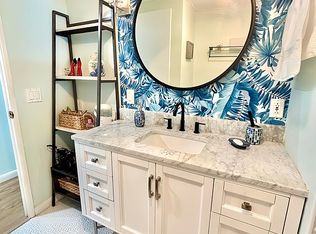 33 Henderson Dr, Naples, FL 34114