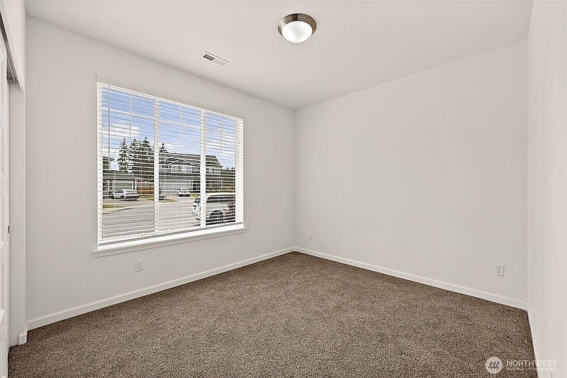 5th image of 131 191st Street Ct E