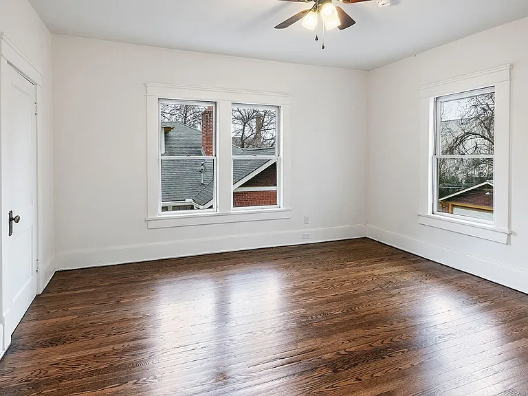 104 E Glenwood Ave — Photo 37
