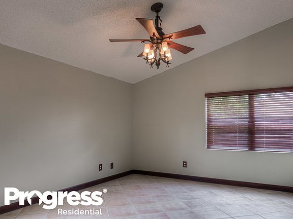 4th image of 2084 Lacey Oak Dr