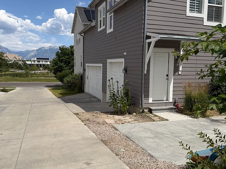 S Lake Ave — Photo 7