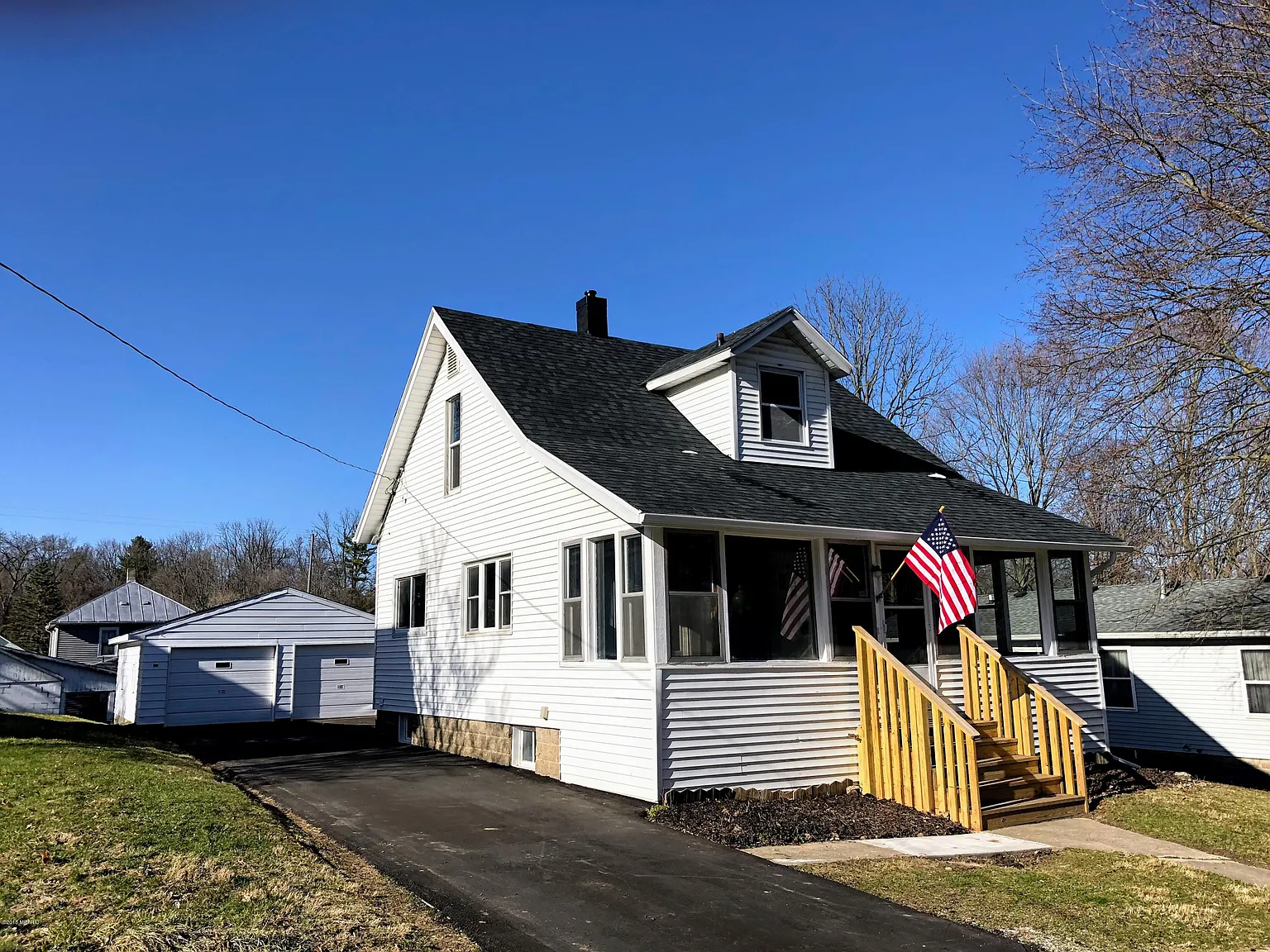 920 Yeomans St photo 1