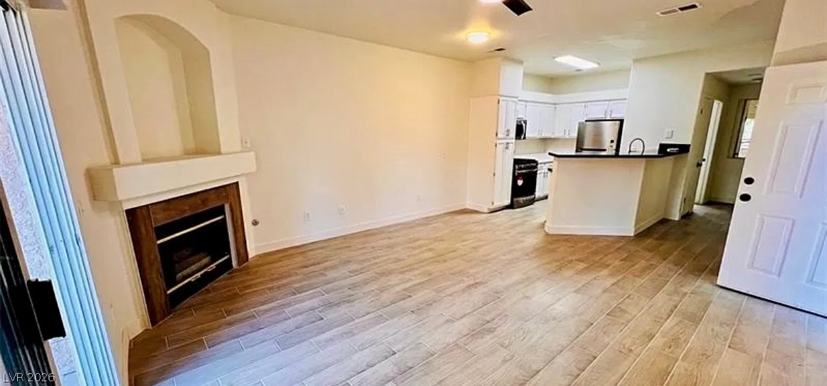 2 bed, 2.0 bath, 1006 sqft, $1,895 — Photo 4