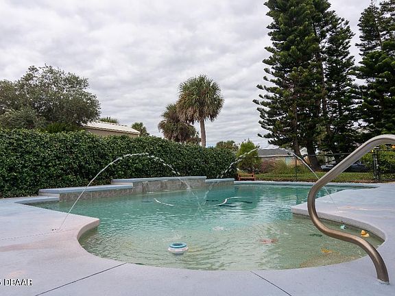 2nd image of 26 Sunny Beach Dr