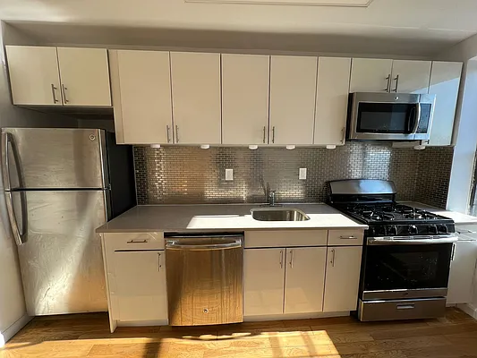 Rented by Marquis Real Estate Services | media 13