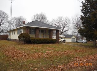 24 E Mitchell St, Witt, IL 62094