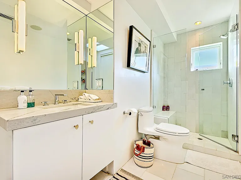 231 Bonair St — Photo 40