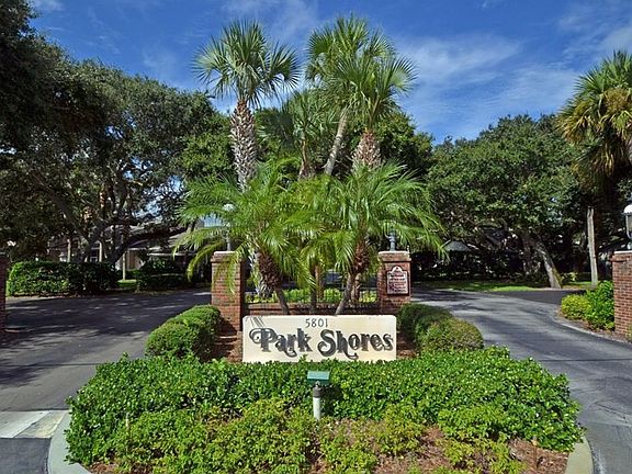 4th image of 219E Park Shores Cir