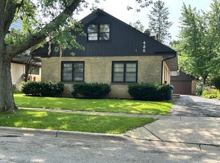 435 Linden Ave, Aurora, IL 60505