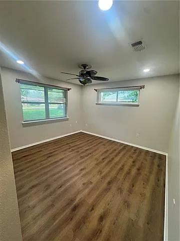 4 bed, 2.0 bath, 1966 sqft, $2,200 — Photo 4