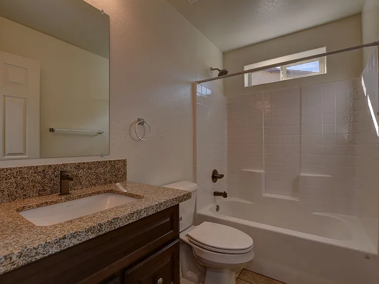 3027 N Corrine Dr — Photo 16