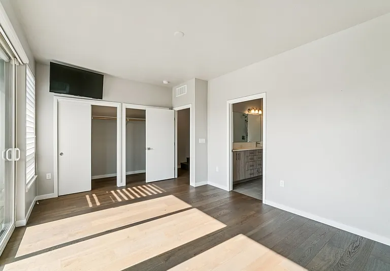 3520 N Prospect Ln #1 — Photo 18