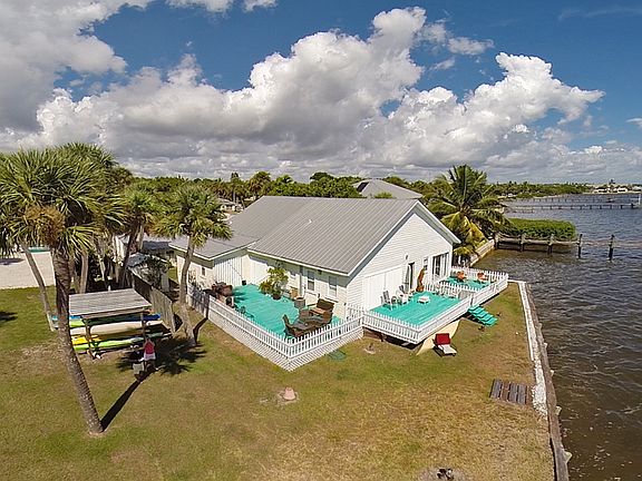 5th image of 2665 NE Indian River Dr