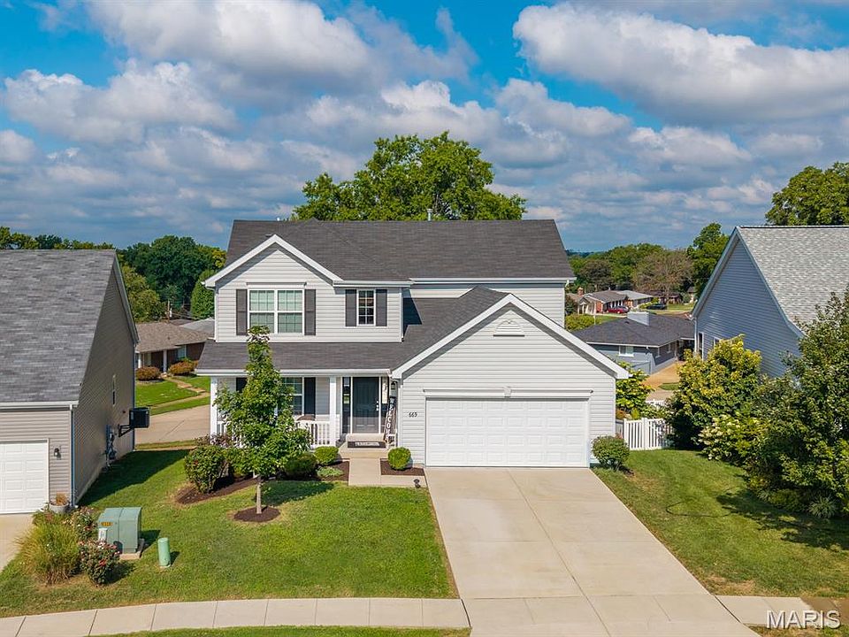 1st image of 669 Vista Conn Dr