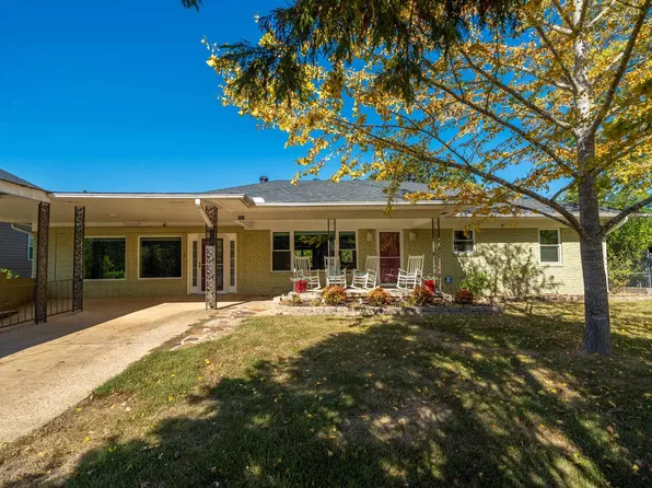 341 Lakeland Dr, Hot Springs National Park, AR 71913