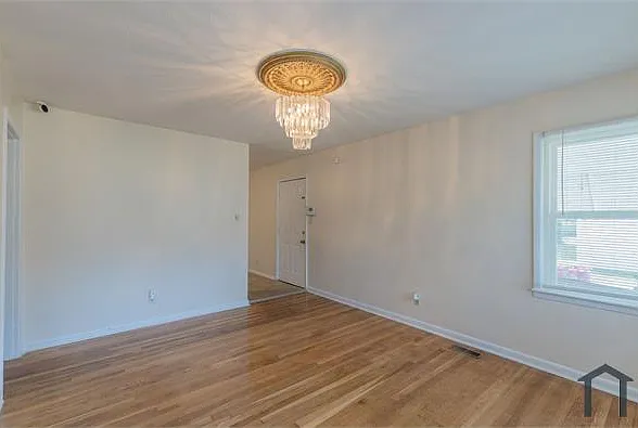 925 Fleetwood Dr — Photo 8