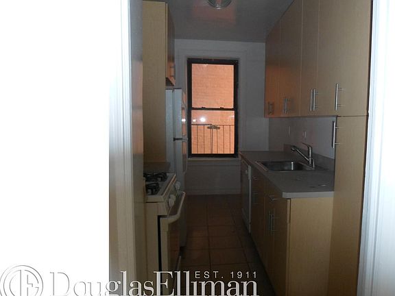 5th image of 3725 81st St APT 4G