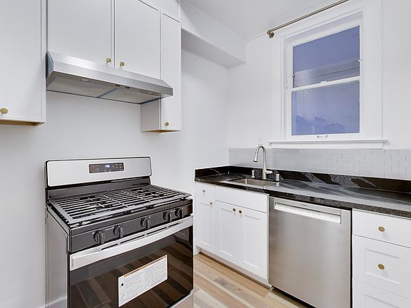 2nd image of 2160 Vallejo St APT 1