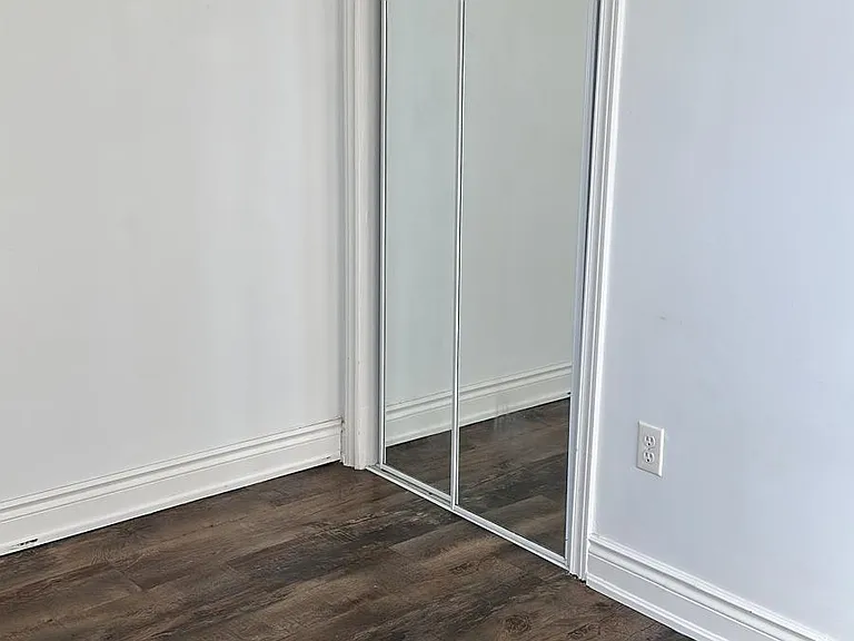 590 Main St E #4 — Photo 7