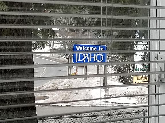 Located on the state line...