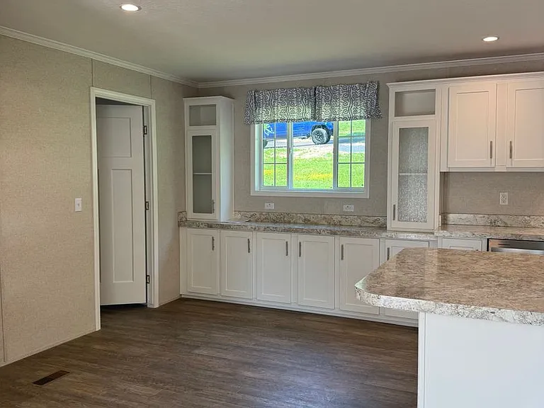 465-7 Royal Manor Rd — Photo 10