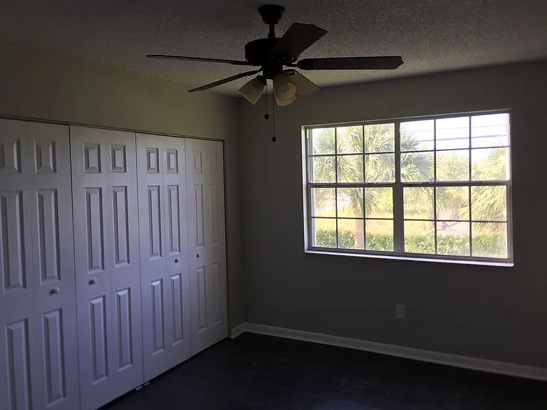 143 Waterside Dr — Photo 16