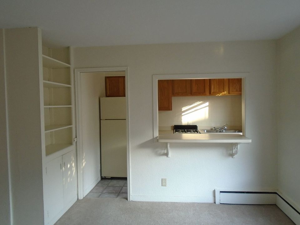 2nd image of 681 Oakland Ave #301