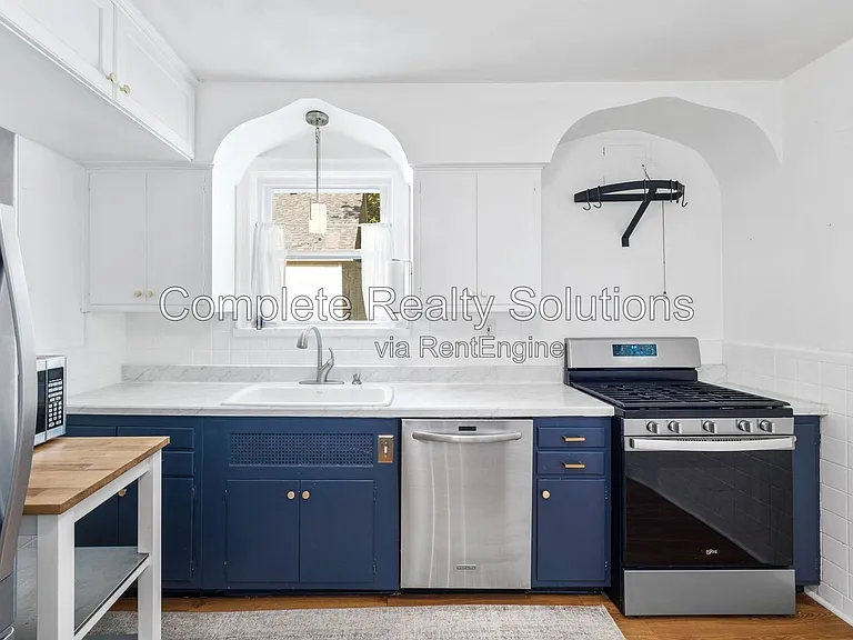 8511 Florence Ave — Photo 33