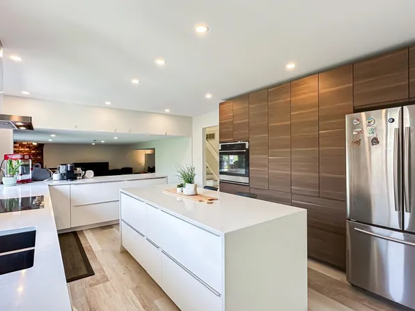 4683 54th St, Delta, BC V4K 3Y5