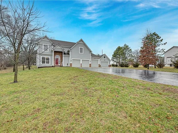 9842 Pin Oak Cir, De Soto, KS 66018