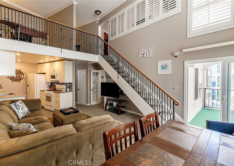 1st image of 565 Esplanade Unit 411