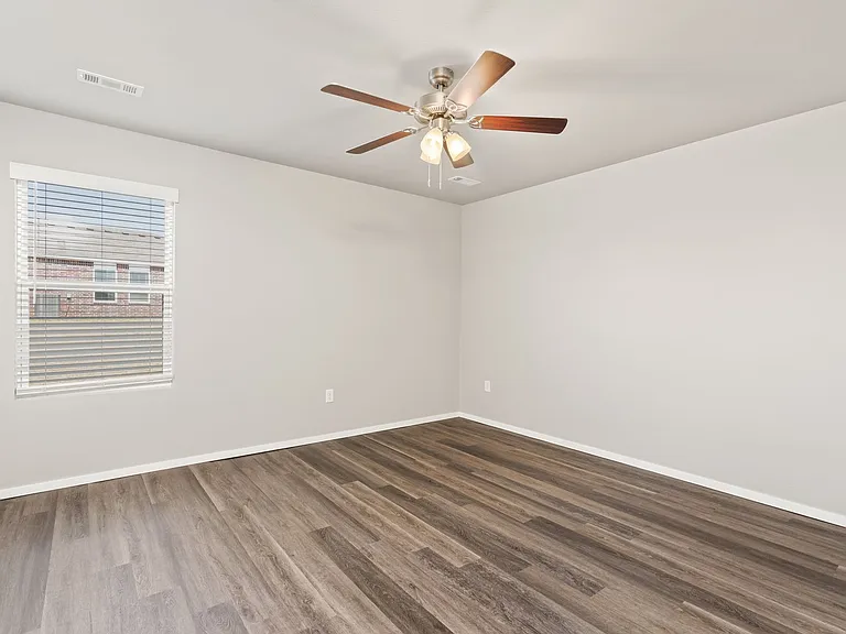 501B W Christopher Dr — Photo 12