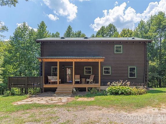 3rd image of 40 Shook Cove Rd