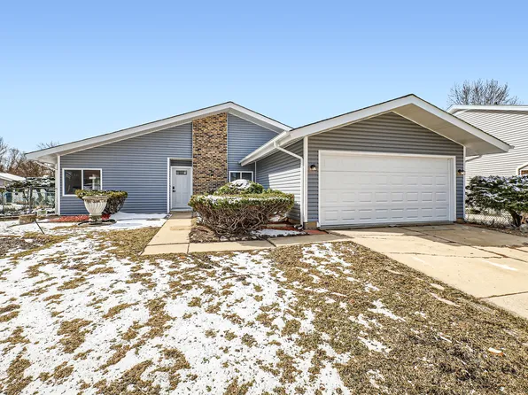 1332 Sea Biscuit Ln, Hanover Park, IL 60133