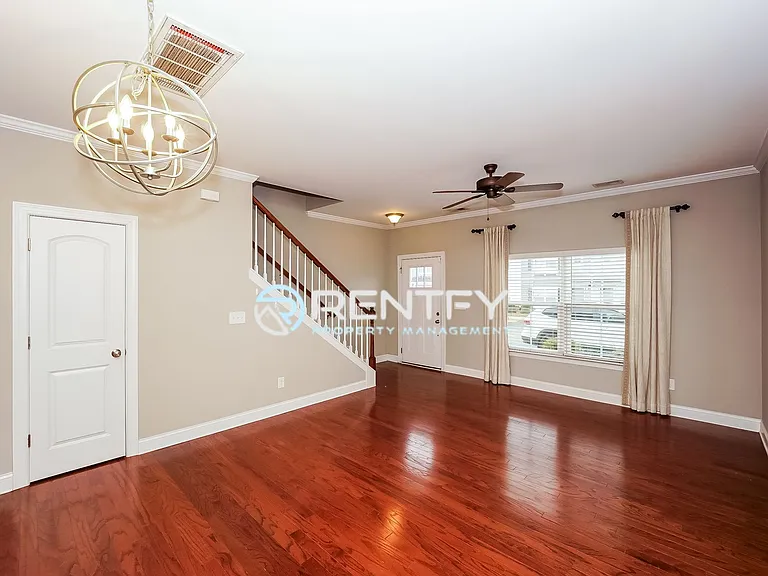 2506 Gallery Dr — Photo 5