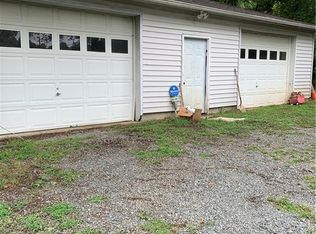 519 Old Hollow Rd, Winston Salem, NC 27105