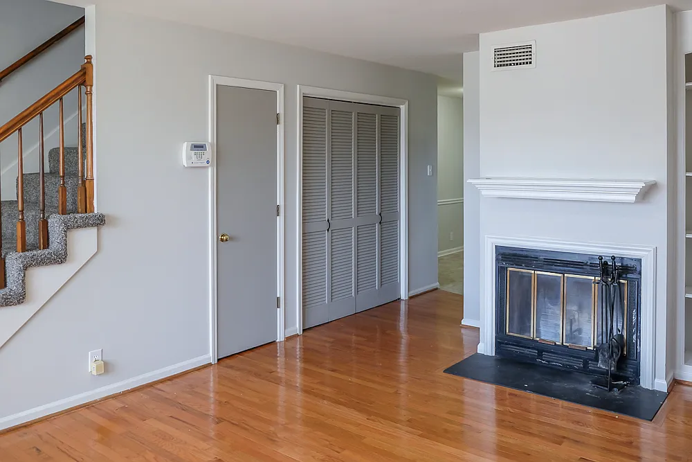 2 bed, 1.5 bath, 1100 sqft, $1,400 — Photo 3