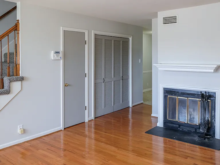 2568 Willowbranch Dr — Photo 3