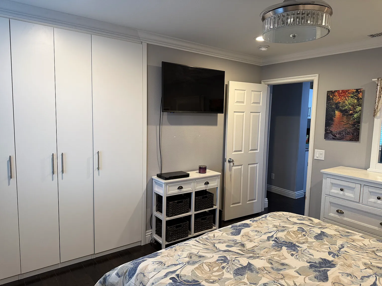 5 bed, 2563 sqft, $900 — Photo 3