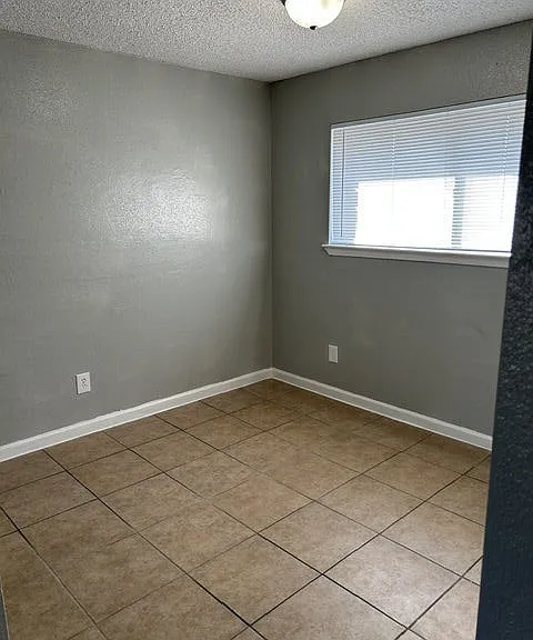 3737 Hillcroft Apartments — Photo 91