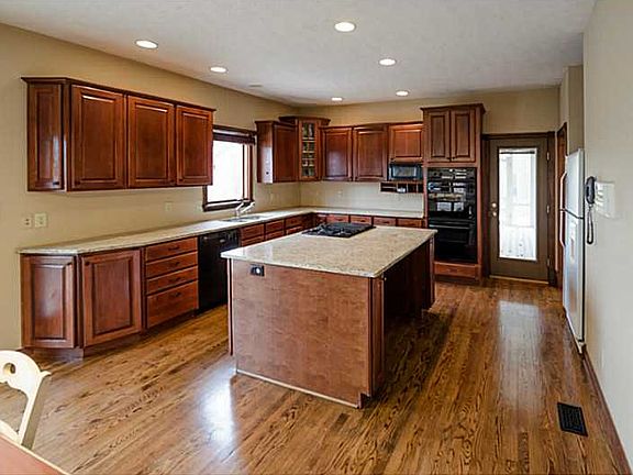 3rd image of 13386 Chrisfield Ln