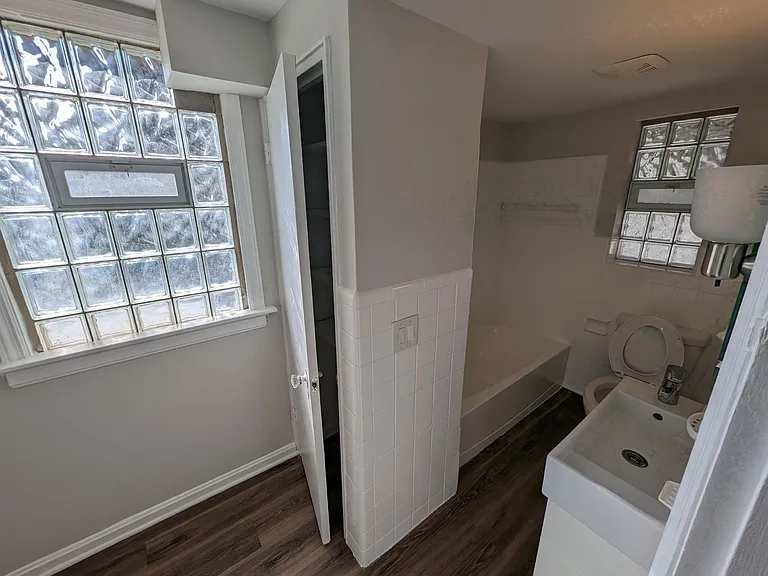 1613 Asmann Ave — Photo 7