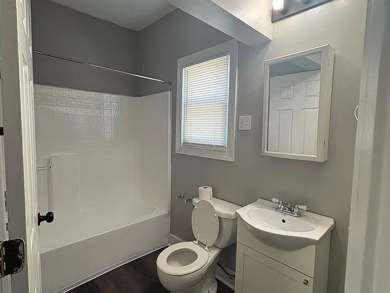 1105 S Greenwood Ave — Photo 7