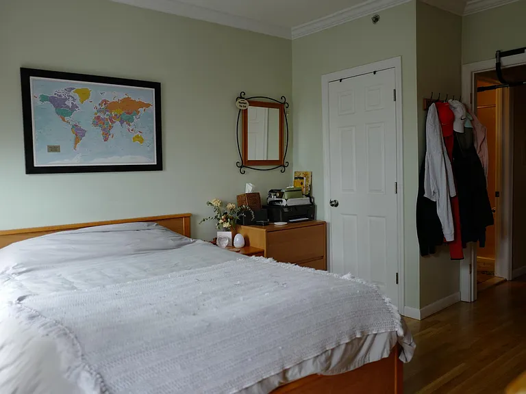 479 Monmouth St #3R — Photo 10