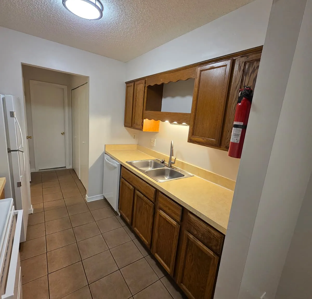 472 Crabapple Court - A — Photo 4