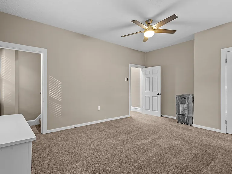 2 Gregory St — Photo 15