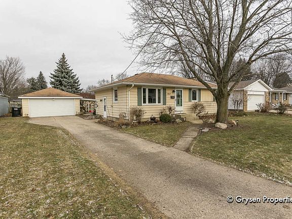 3rd image of 3917 Omaha St SW