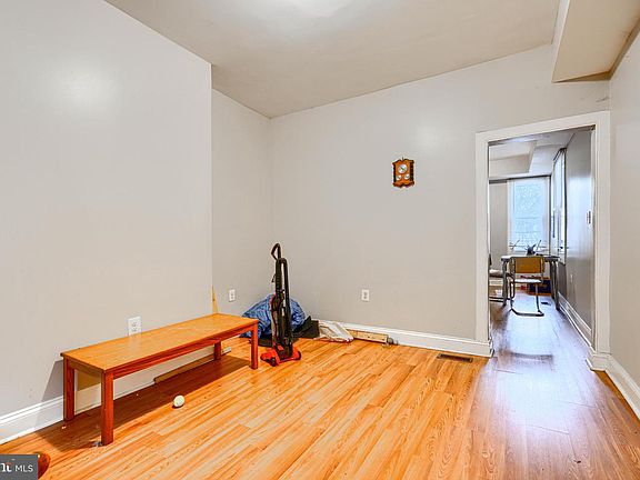 5th image of 3203 Independence St