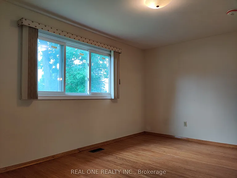93 Southdale Dr #UPPER — Photo 12